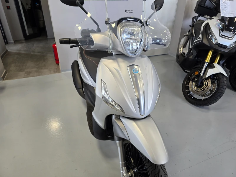 Piaggio Beverly S 300ie, ABS-ASR, 2018г., снимка 8 - Мотоциклети и мототехника - 51271223