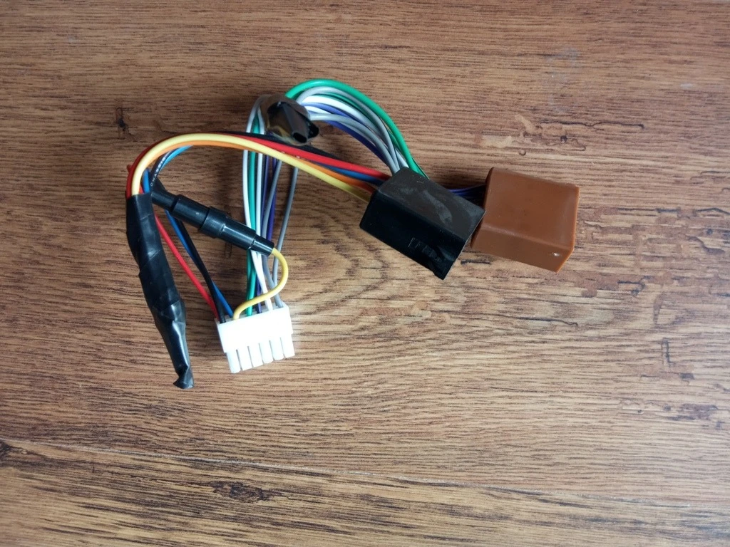  3   FM ,   , SD   AUX | Mobile.bg   4