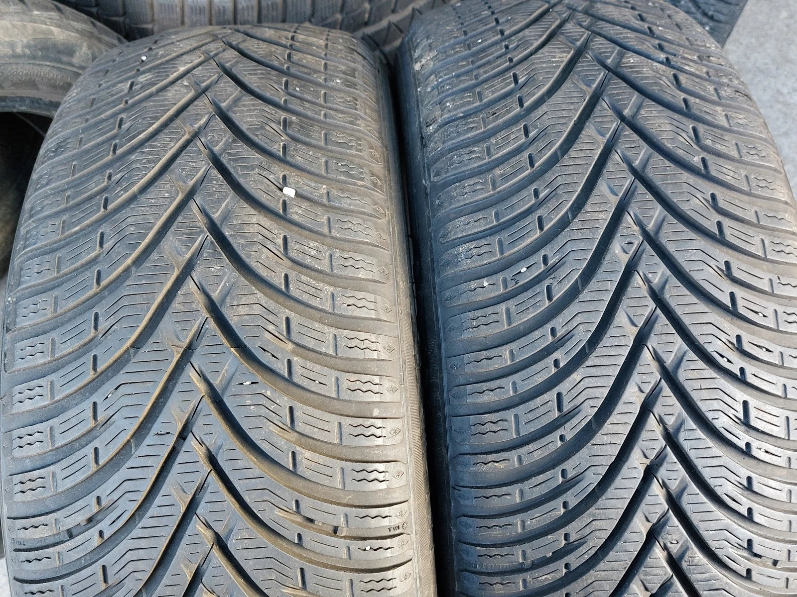 ���� 215/55R17 | Mobile.bg � ����������� 2
