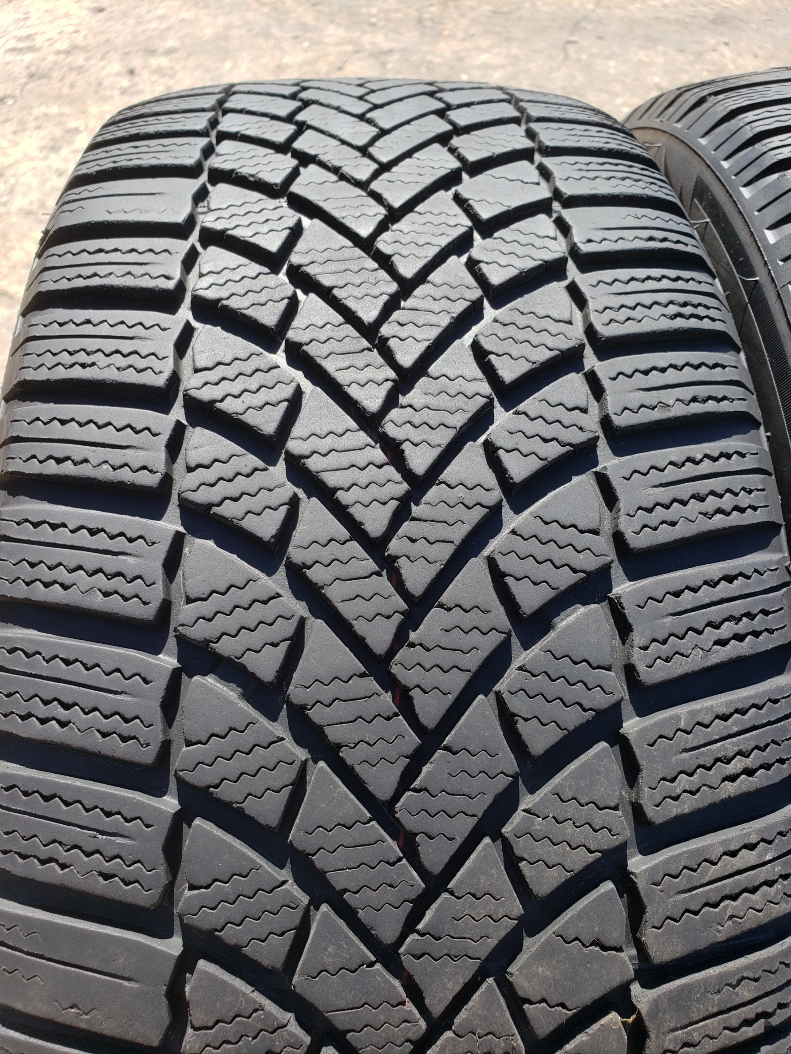 Гуми Зимни 225/45R17