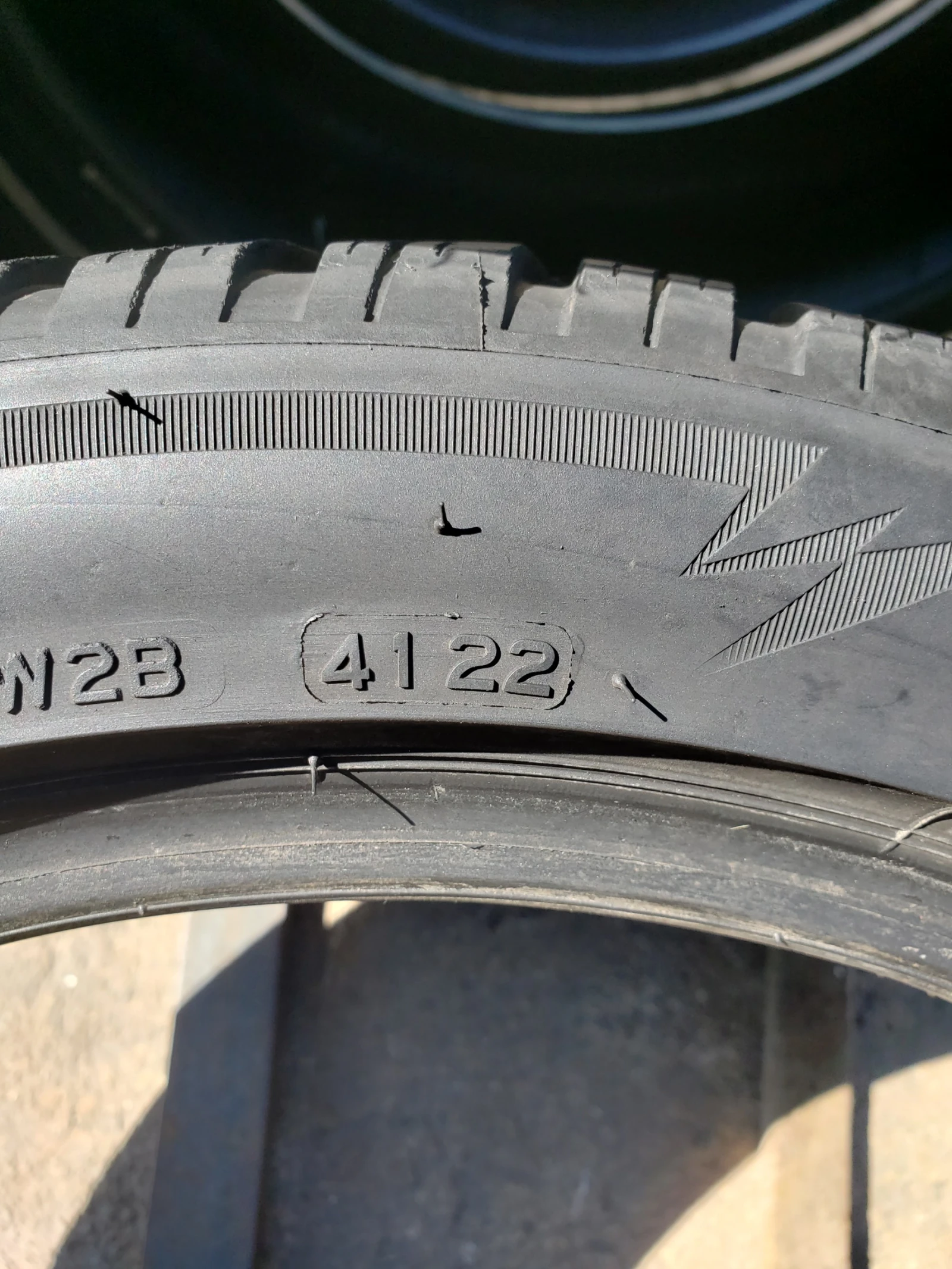 Гуми Зимни 225/45R17, снимка 5 - Гуми и джанти - 56006863