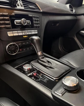 Mercedes-Benz C 63 AMG P31 * FACELIFT * ПАНОРАМА * CARFAX * , снимка 9