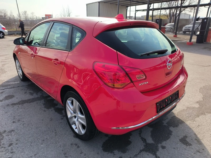 Opel Astra 1.6CDTI 110k.с., снимка 4 - Автомобили и джипове - 44651875