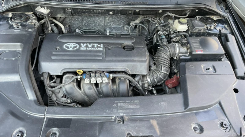 Toyota Avensis 1.8 VVT-i Газ, снимка 10 - Автомобили и джипове - 49015413