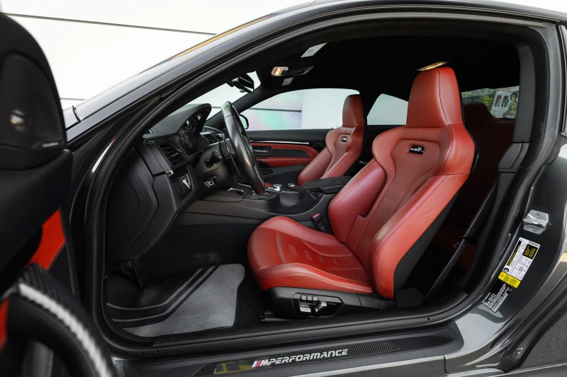 BMW M4 Competition F82, снимка 10 - Автомобили и джипове - 52555499