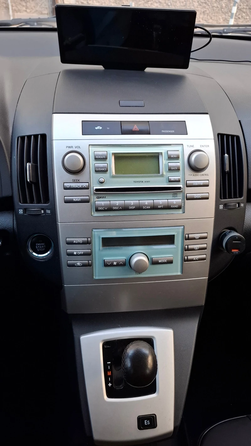 Toyota Corolla verso, снимка 13 - Автомобили и джипове - 52381185