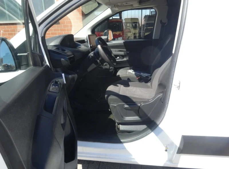 Peugeot Partner 1.5HDI, снимка 6 - Автомобили и джипове - 52854614