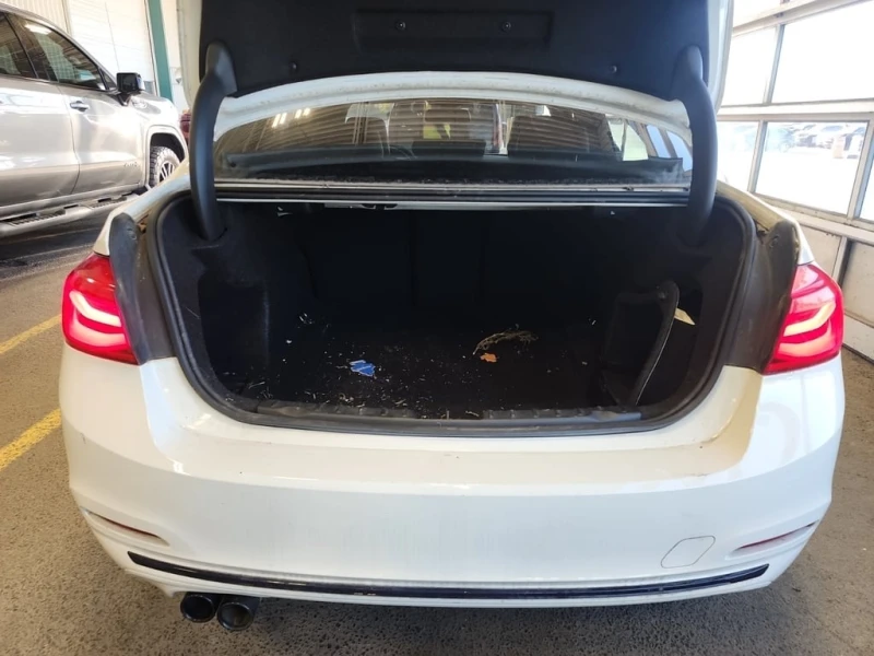 BMW 330 * 330I XDRIVE * CARFAX * , снимка 14 - Автомобили и джипове - 53027386