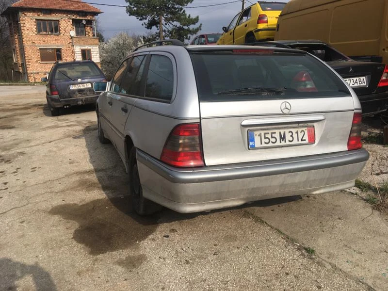 Mercedes-Benz C 220 cdi, снимка 2 - Автомобили и джипове - 24756445