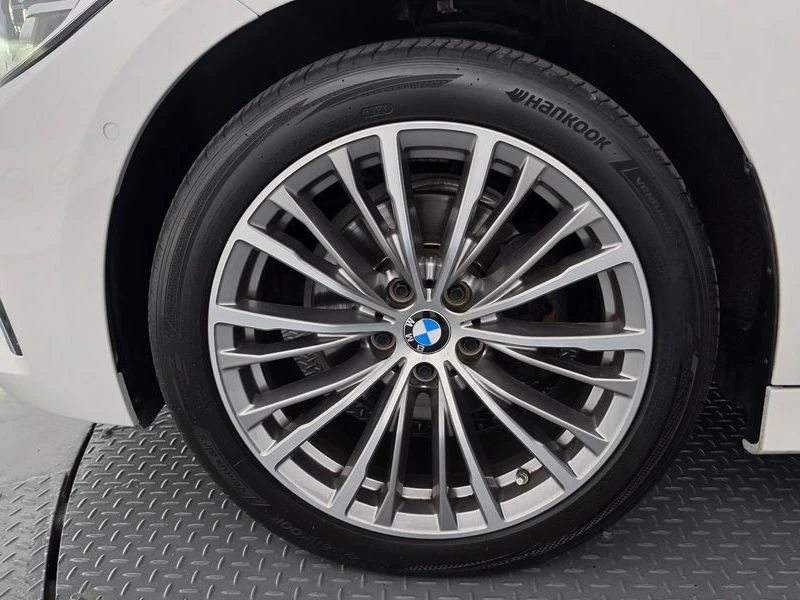 BMW 320 320i Touring Luxury| 184к.с.| ВКЛ.ТЕХНОТЕСТ, снимка 5 - Автомобили и джипове - 55582267
