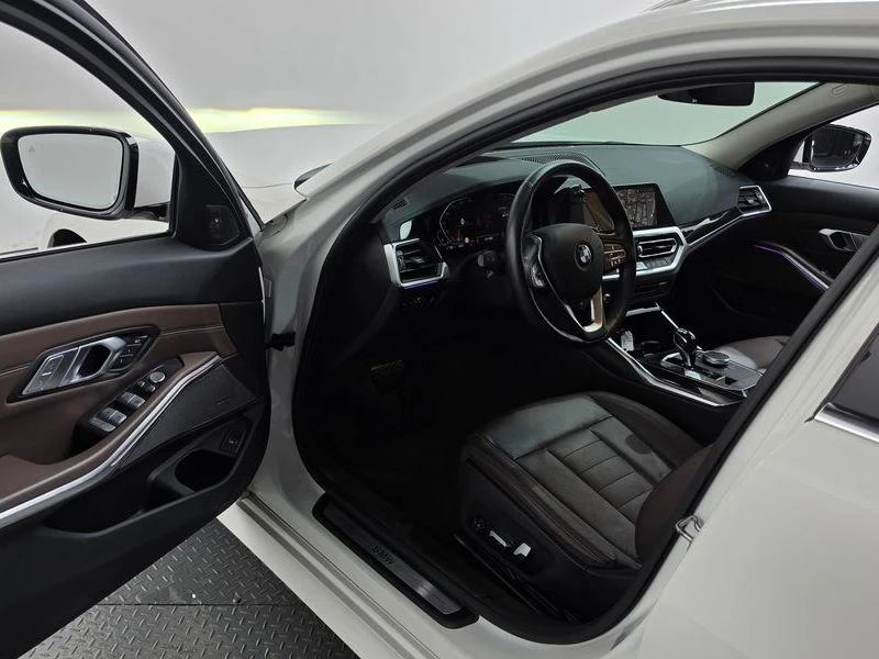 BMW 320 320i Touring Luxury| 184к.с.| ВКЛ.ТЕХНОТЕСТ, снимка 10 - Автомобили и джипове - 55582267