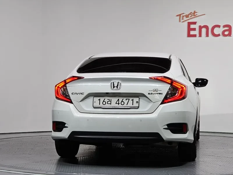 Honda Civic 2.0 10Th Generation, снимка 4 - Автомобили и джипове - 55727364