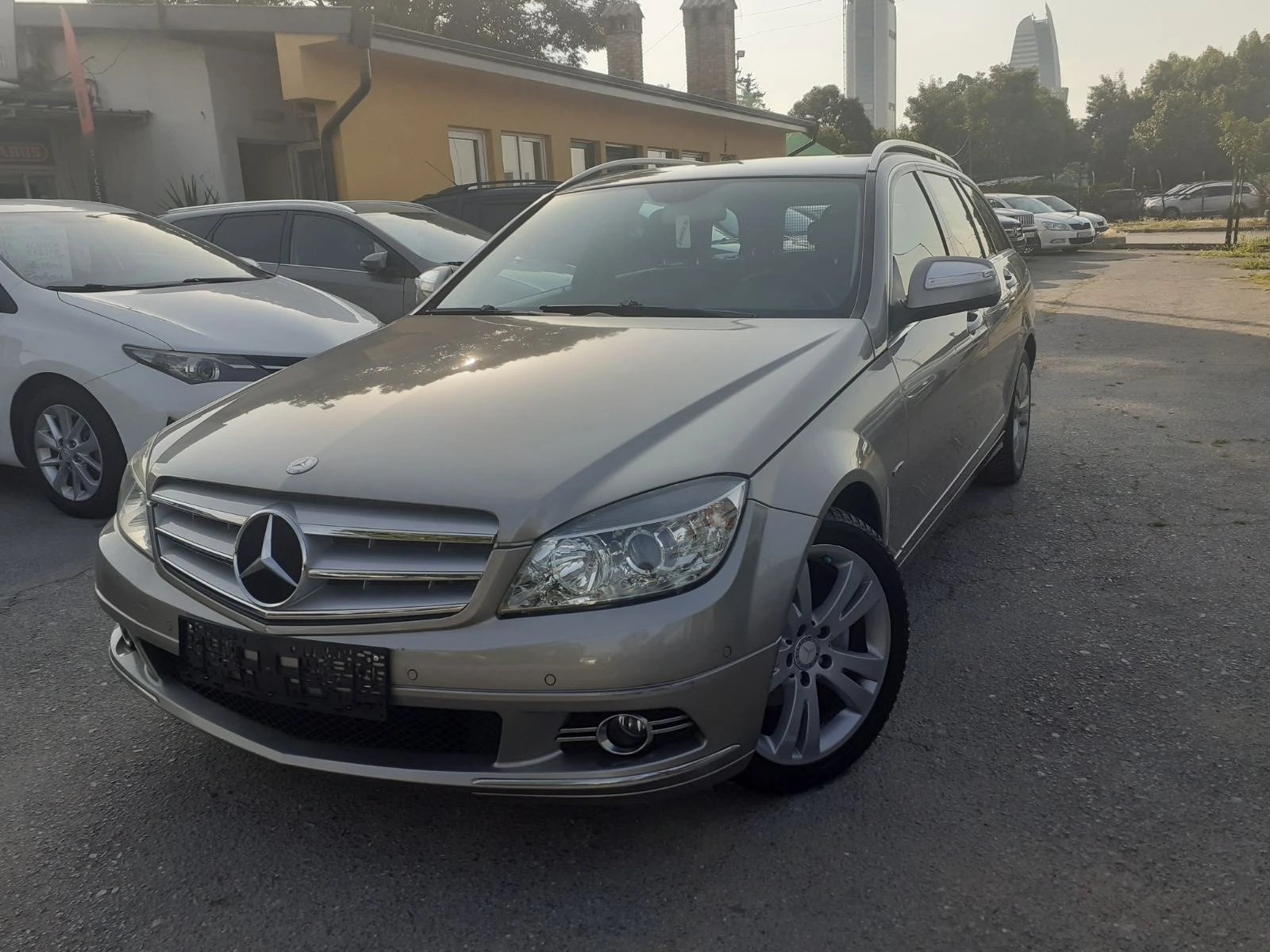 Mercedes-Benz C 220  AVTOMAT CDI AVNGARDE NAVI TV 646     - [1] 