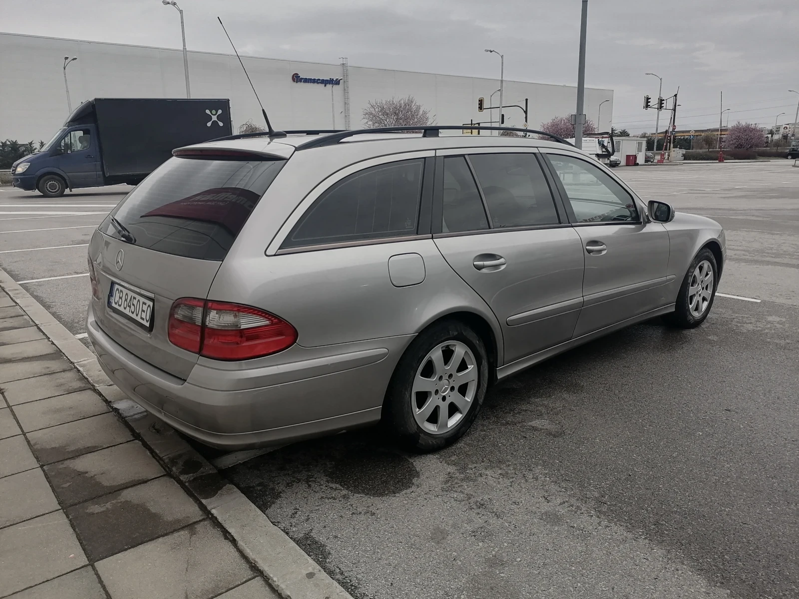 Mercedes-Benz E 200 200 CDI. 7 МЕСТЕН - изображение 2