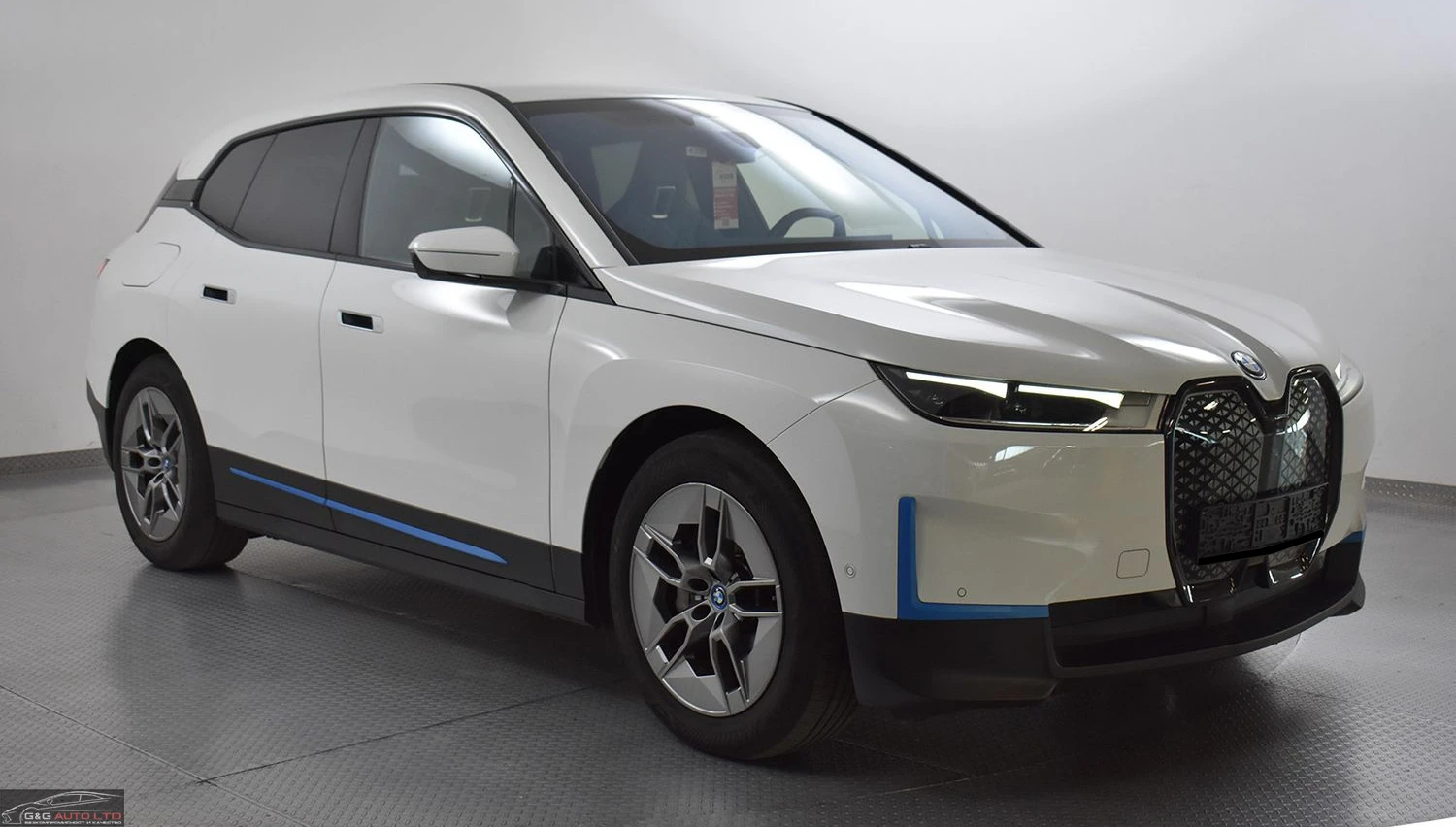 BMW iX xDRIVE40/326HP/SHADOW/VIRTU/HUD/H&K/360/ACC/251f - изображение 4