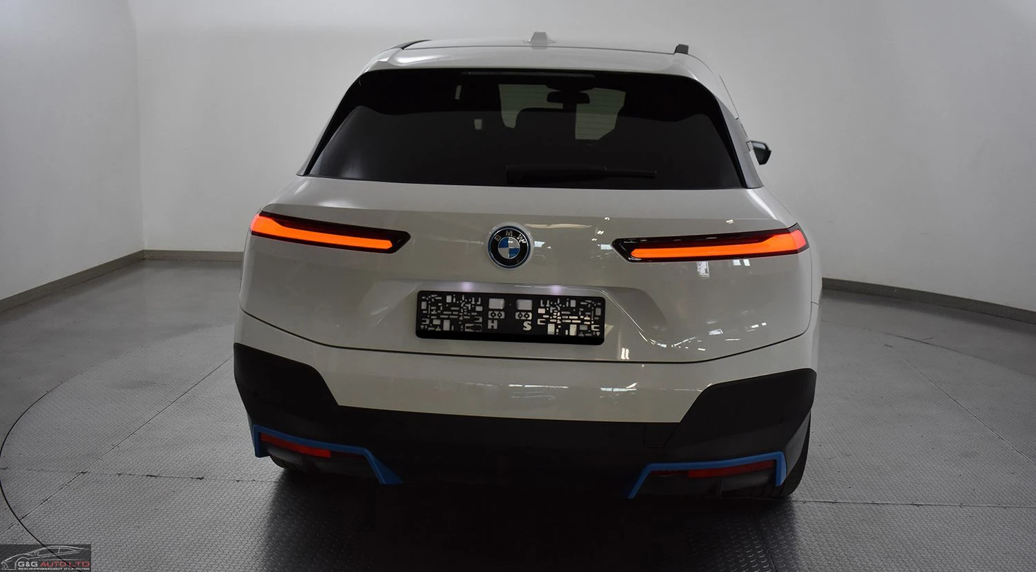 BMW iX xDRIVE40/326HP/SHADOW/VIRTU/HUD/H&K/360/ACC/251f - изображение 7