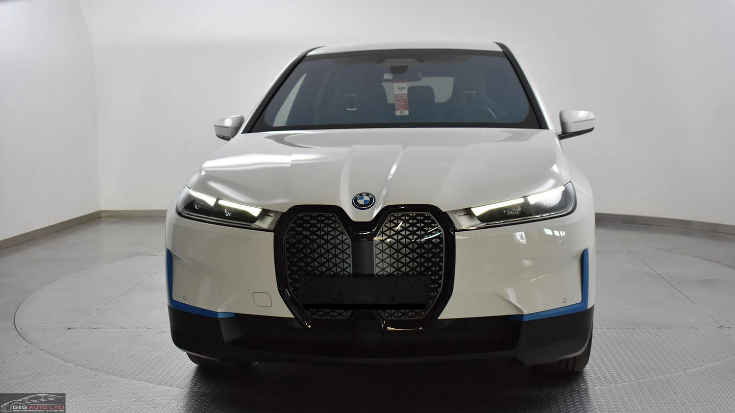 BMW iX xDRIVE40/326HP/SHADOW/VIRTU/HUD/H&K/360/ACC/251f - изображение 2