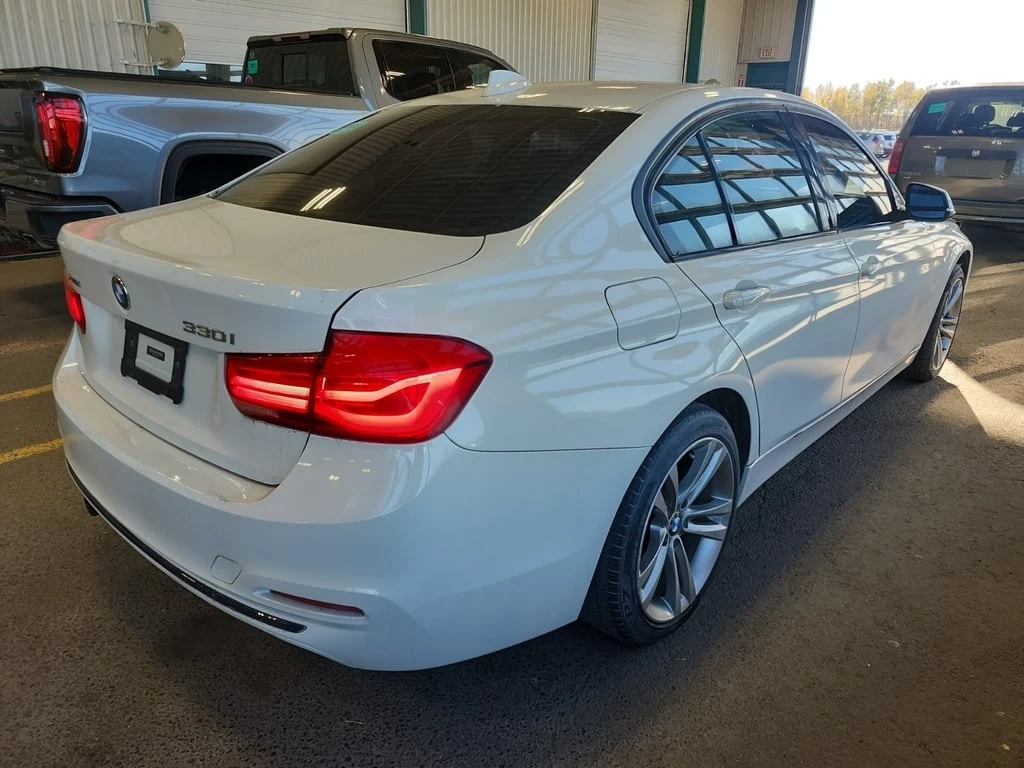 BMW 330 * 330I XDRIVE * CARFAX *  | Mobile.bg � ����������� 3