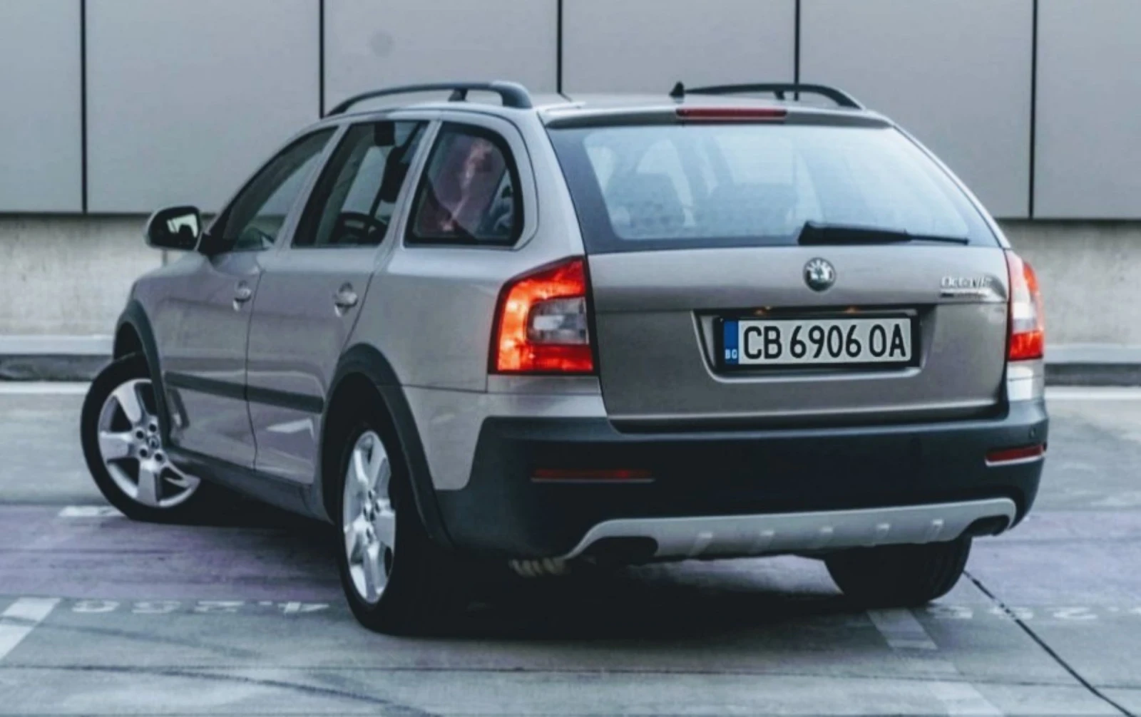 Skoda Octavia * SCOUT * 4X4 * НАПЪЛНО ОБСЛУЖЕН * ТОП СЪСТОЯНИЕ * - изображение 5
