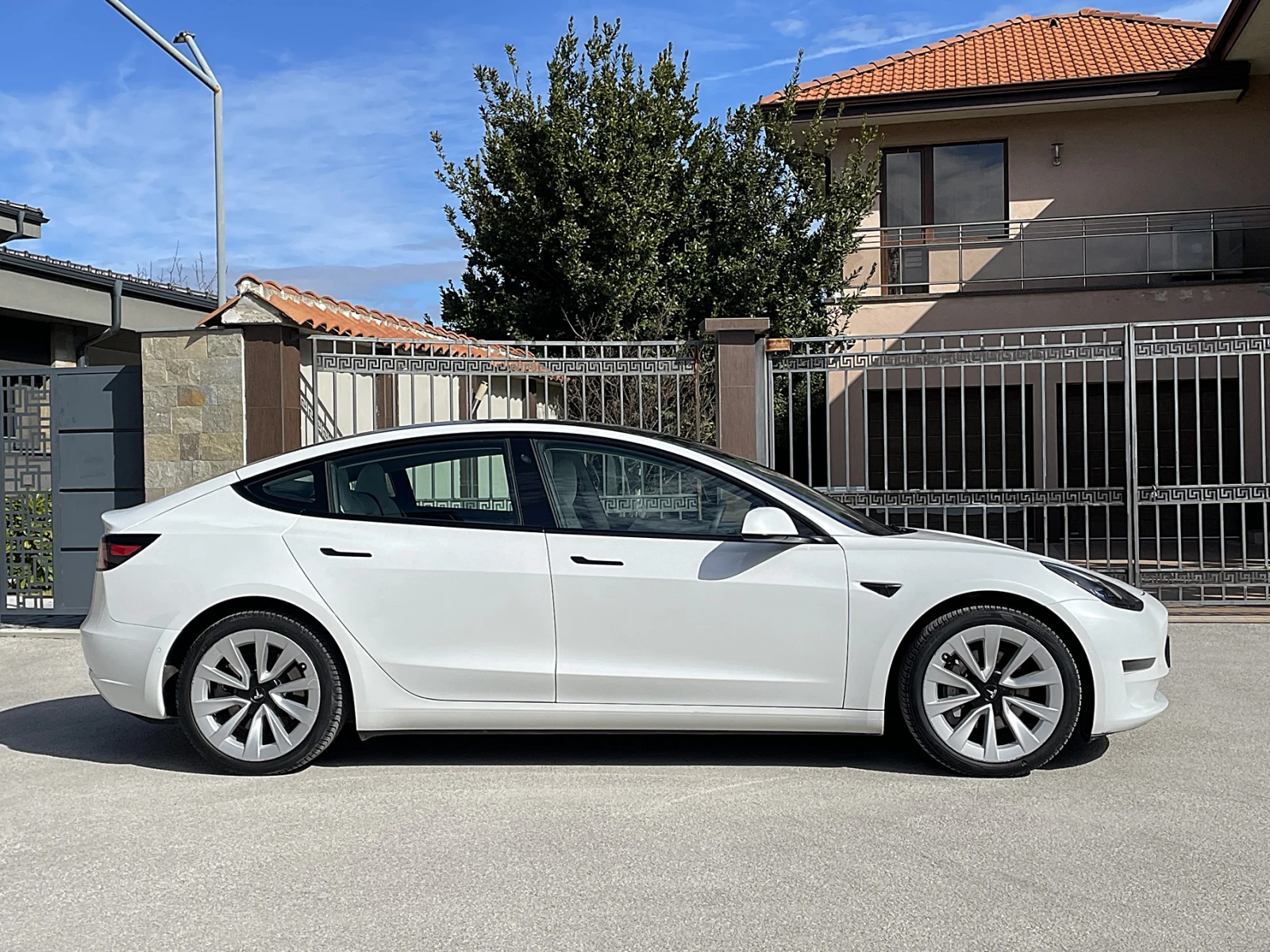 Tesla Model 3 Long Range 4x4 Европейска Гаранция, снимка 5 - Автомобили и джипове - 53836684