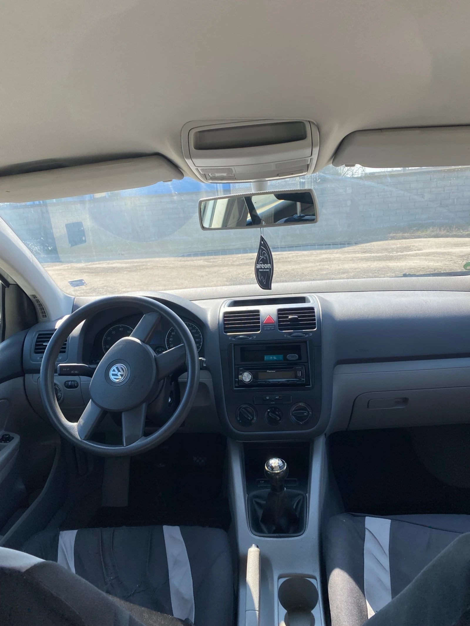 VW Golf 1.4 бензин, снимка 8 - Автомобили и джипове - 53838804