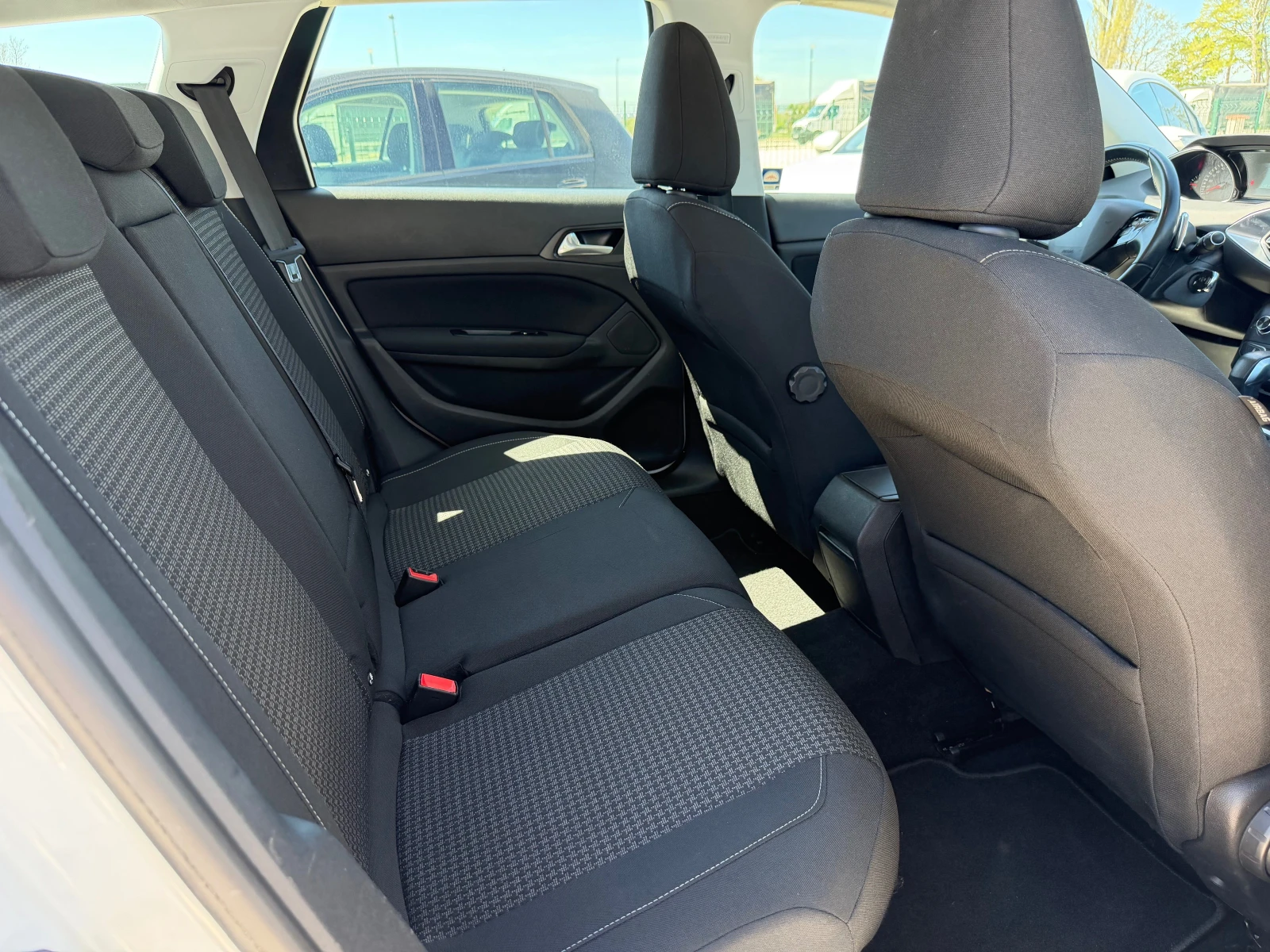 Peugeot 308 1.5BLUEHDI CAMERA OBSLUJEN | Mobile.bg � ����������� 14