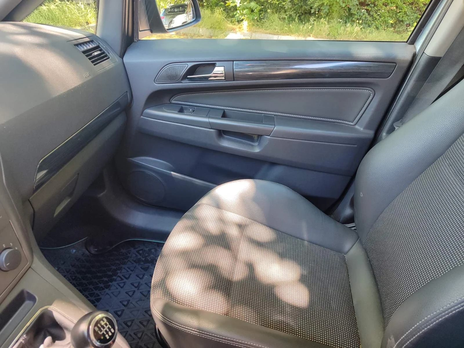 Opel Zafira, снимка 13 - Автомобили и джипове - 54711857