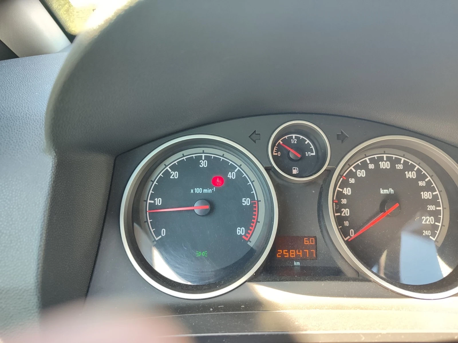 Opel Zafira, снимка 6 - Автомобили и джипове - 54711857