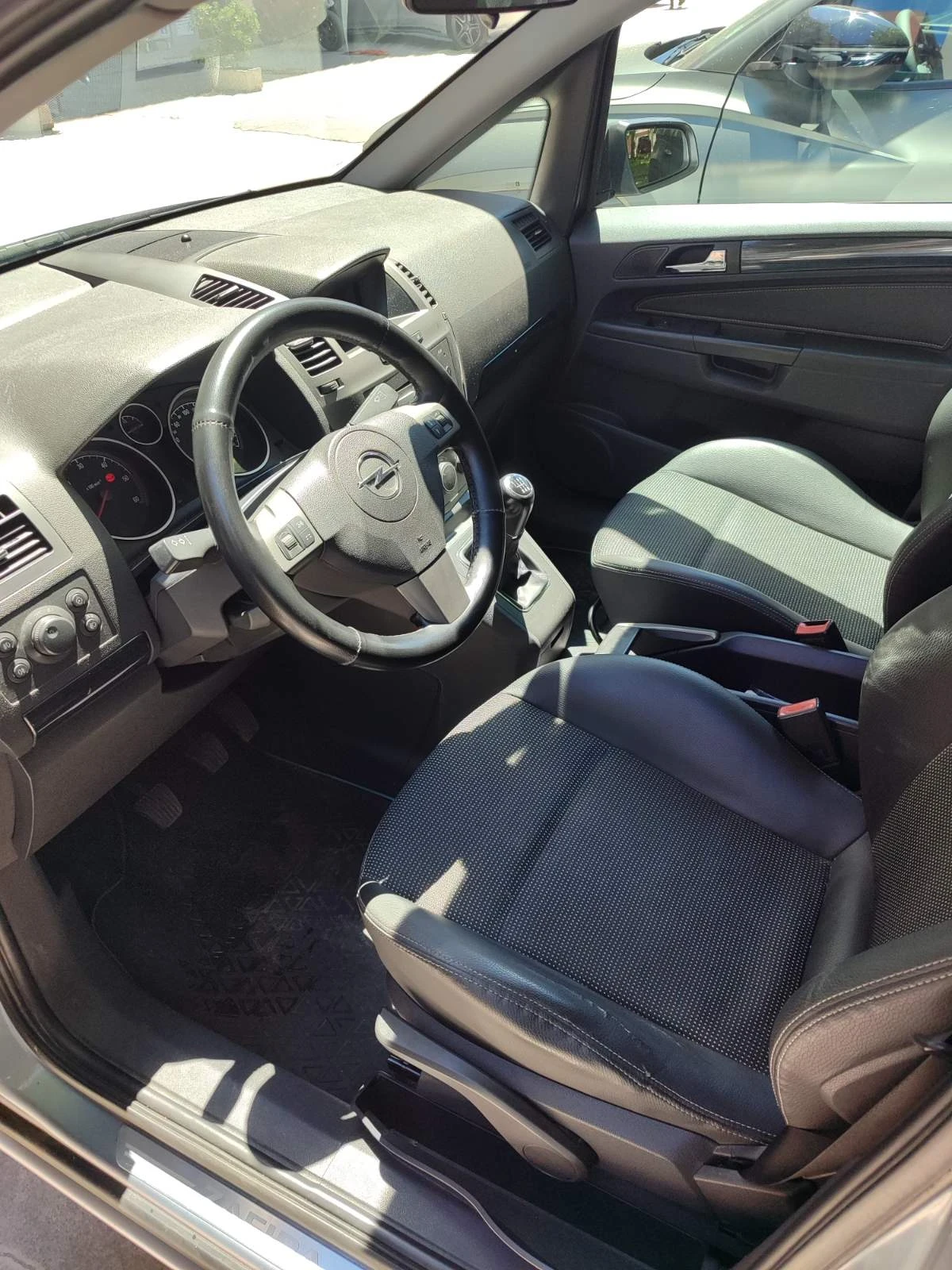 Opel Zafira, снимка 15 - Автомобили и джипове - 54711857