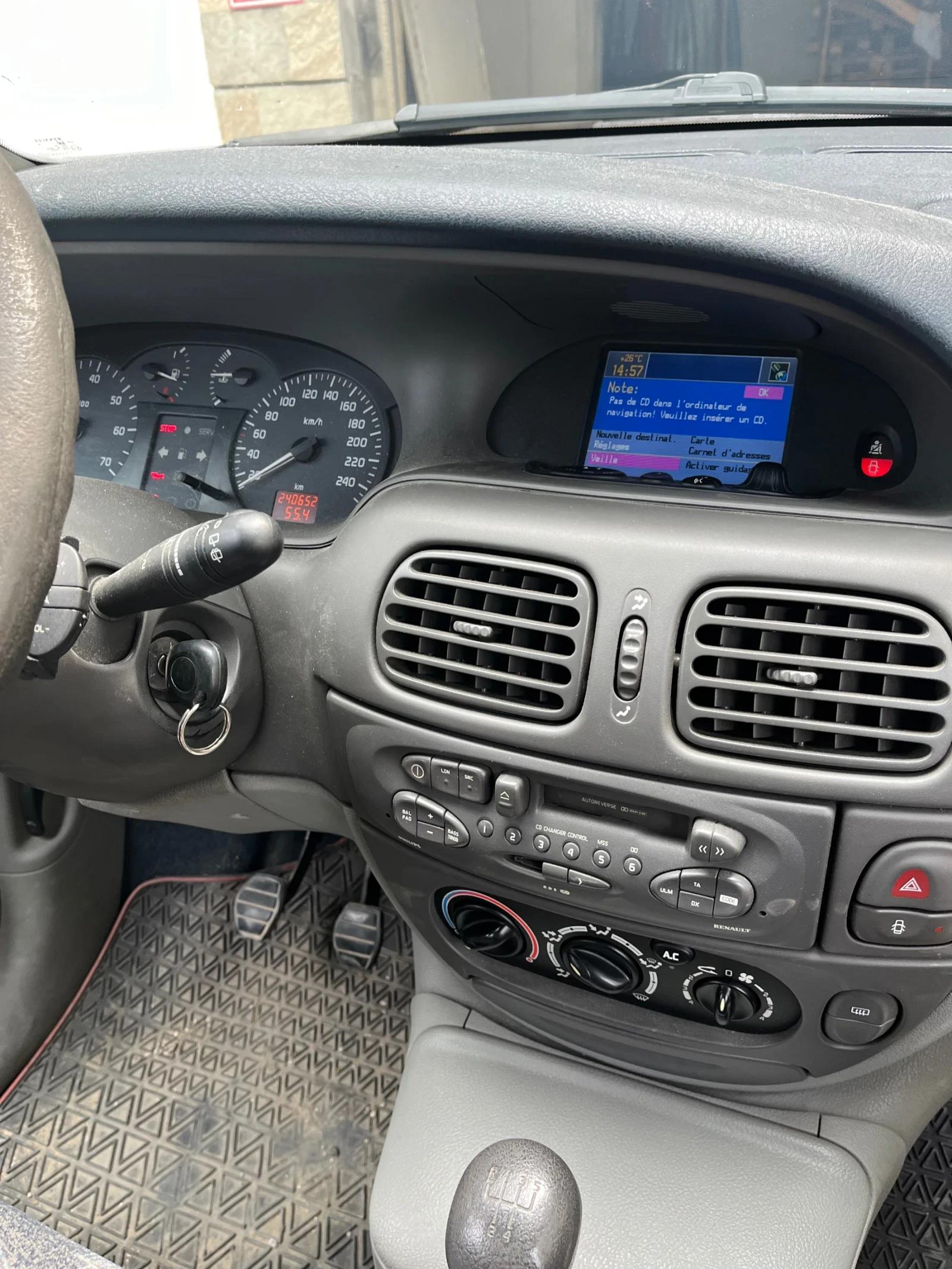 Renault Scenic, снимка 3 - Автомобили и джипове - 54943854