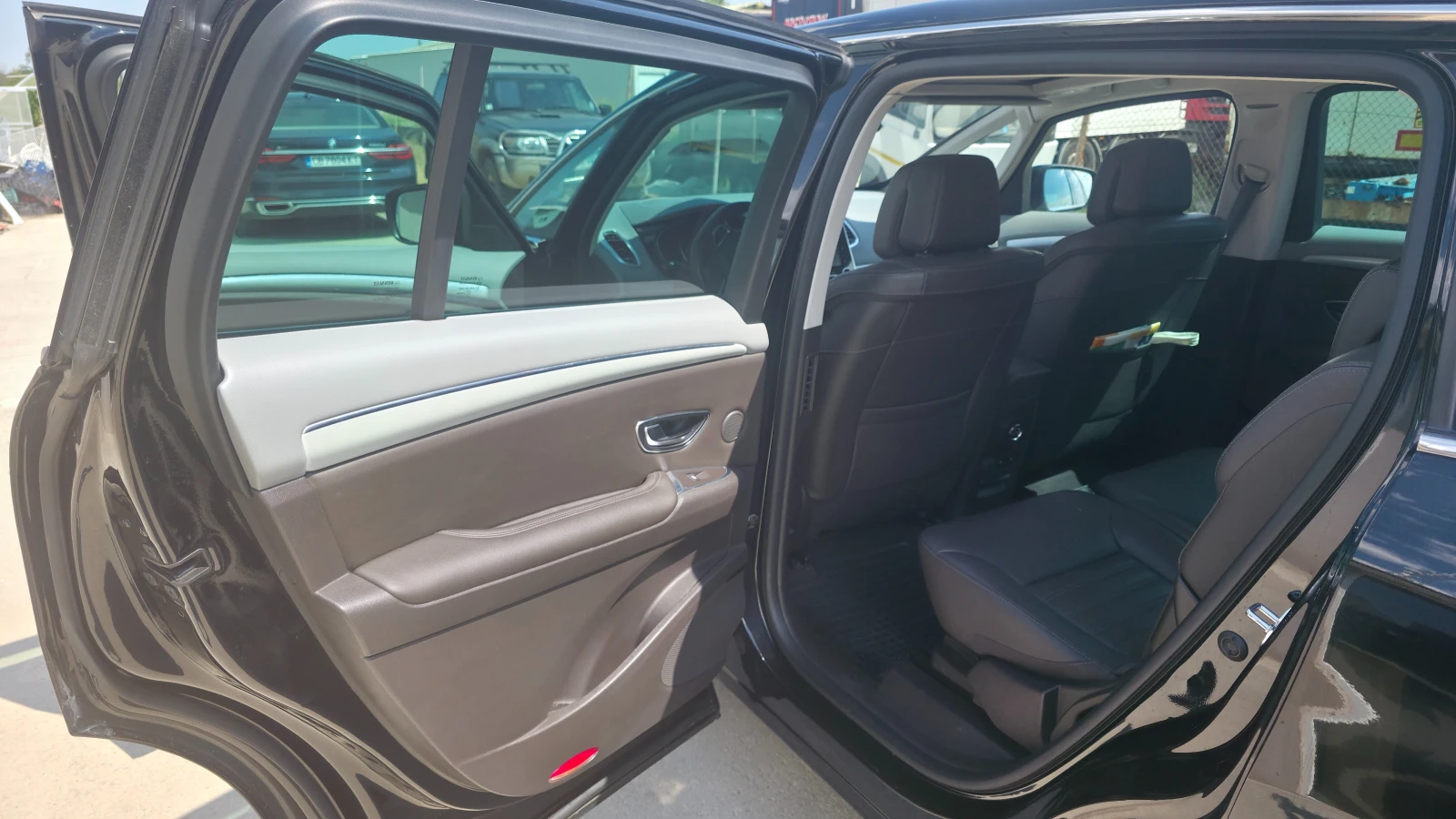Renault Espace V, снимка 9 - Автомобили и джипове - 55103848