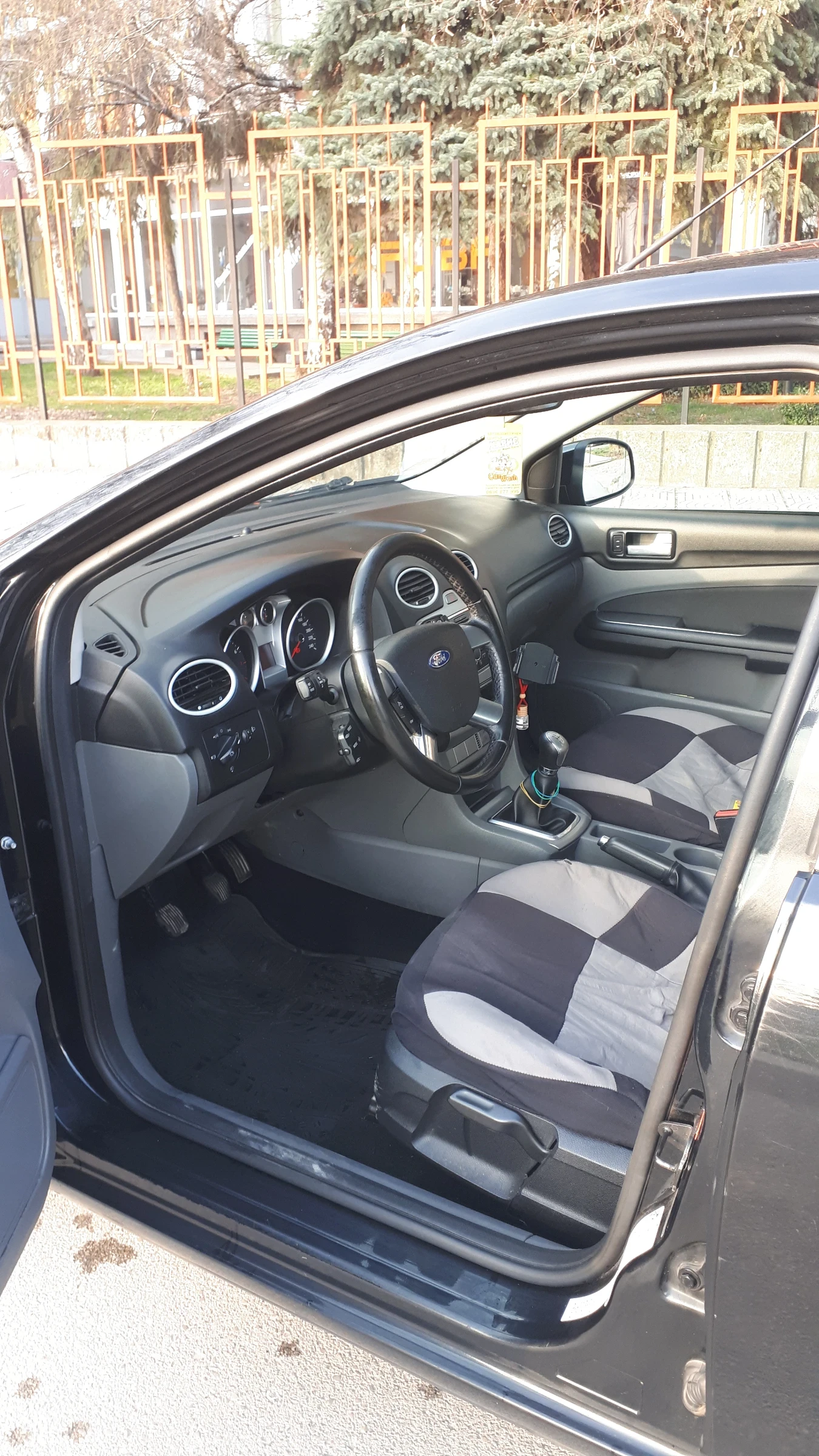 Ford Focus 1.6i, снимка 6 - Автомобили и джипове - 55238951