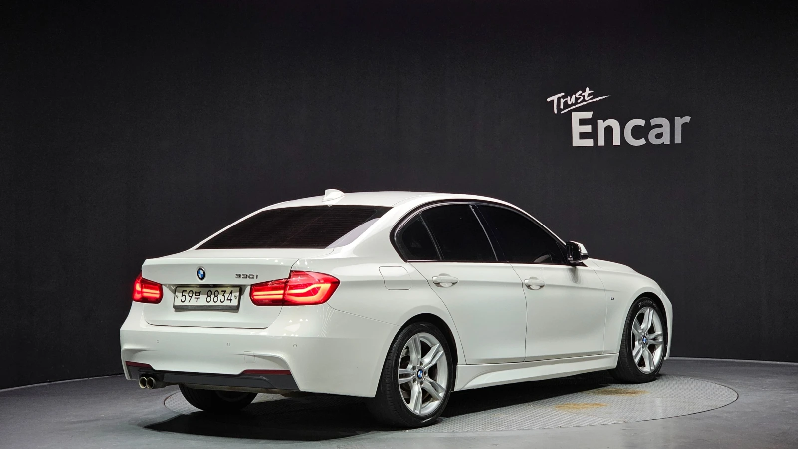 BMW 330 М ПАКЕТ/ПОДГРЕВ/ШИБЕДАХ/ПАМЕТ/HUD/, снимка 2 - Автомобили и джипове - 55444714