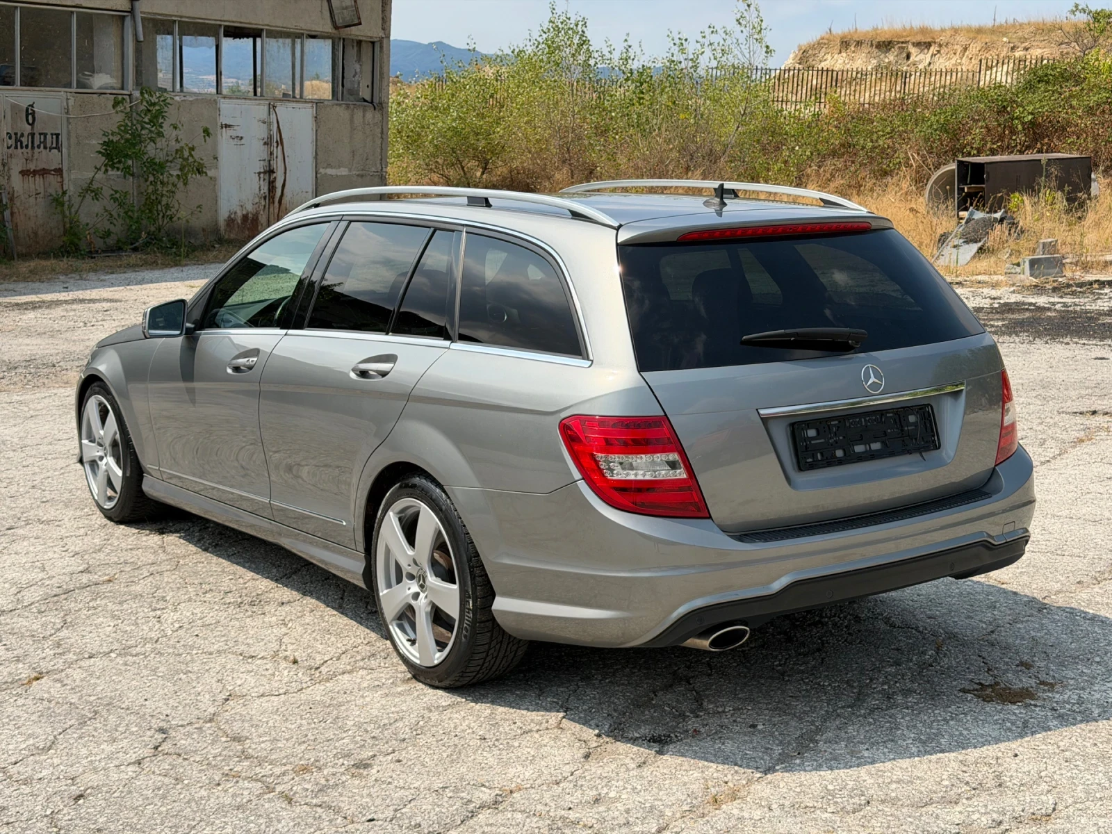 Mercedes-Benz C 220 CDI* AMG LINE* DISTRONIC* BI-XENON* НЕМСКА!, снимка 5 - Автомобили и джипове - 55969655
