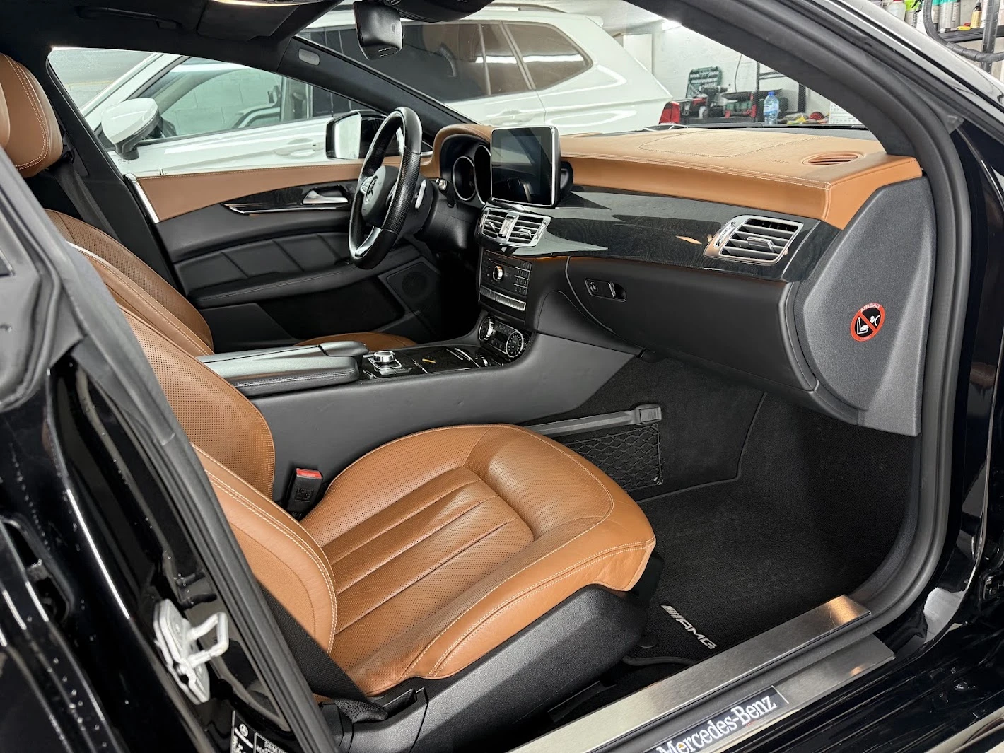 Mercedes-Benz CLS 350 AMG LINE FACELIFT 9G-TRONIC 4MATIC AIRMATIC, снимка 8 - Автомобили и джипове - 56203301