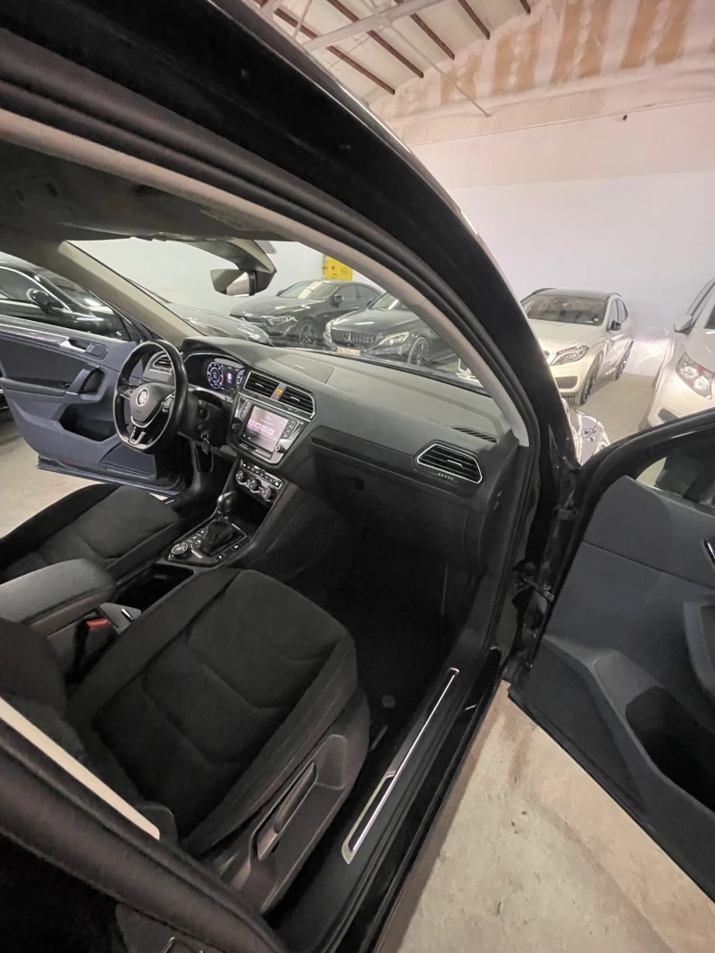 VW Tiguan 2.0Tdi/4motion/Distr/head-up/теглич/ подгрев/Led/!, снимка 13 - Автомобили и джипове - 51738026