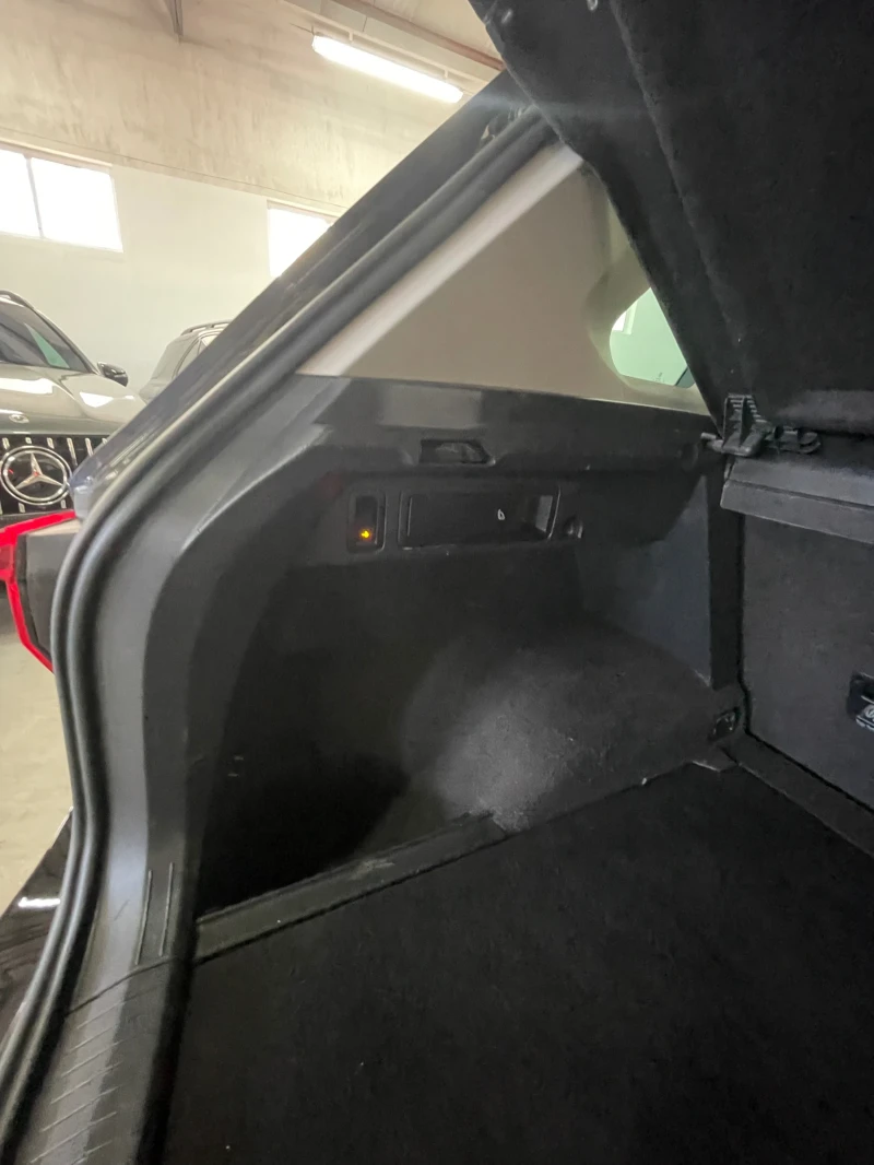 VW Tiguan 2.0Tdi/4motion/Distr/head-up/теглич/ подгрев/Led/!, снимка 17 - Автомобили и джипове - 51738026