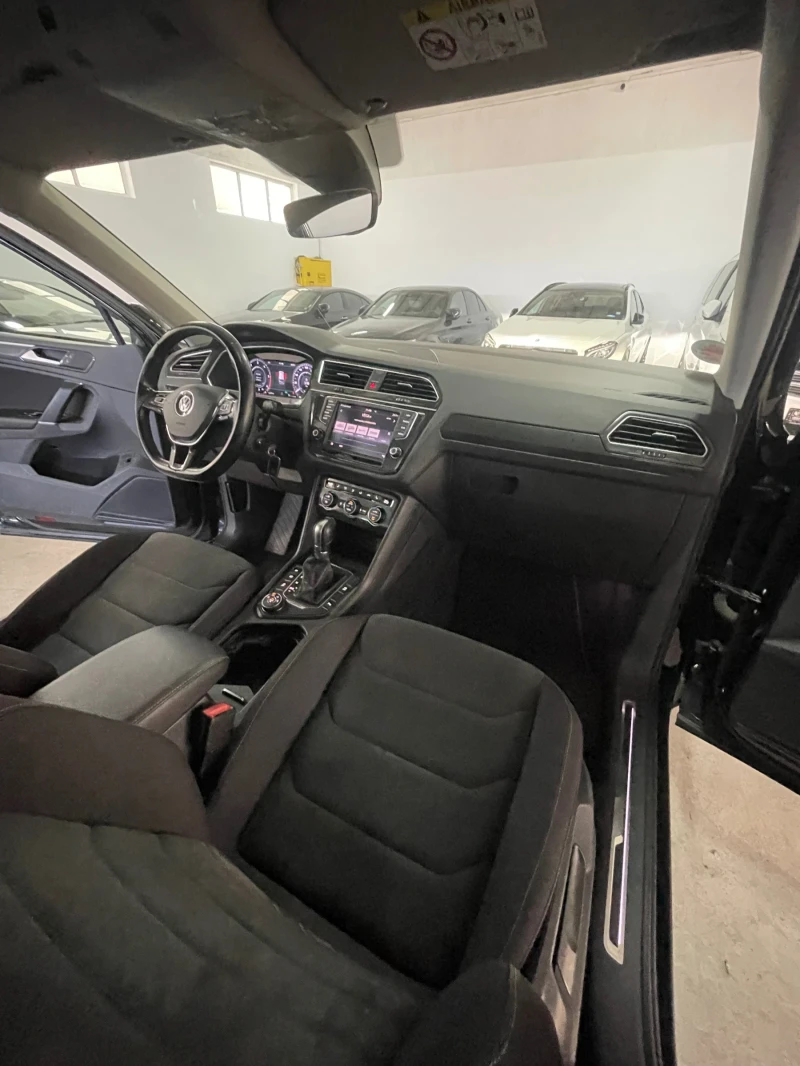 VW Tiguan 2.0Tdi/4motion/Distr/head-up/теглич/ подгрев/Led/!, снимка 15 - Автомобили и джипове - 51738026