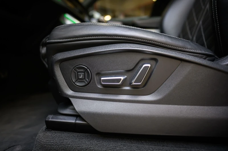 Audi Q8 Всички екстри, снимка 4 - Автомобили и джипове - 52229772