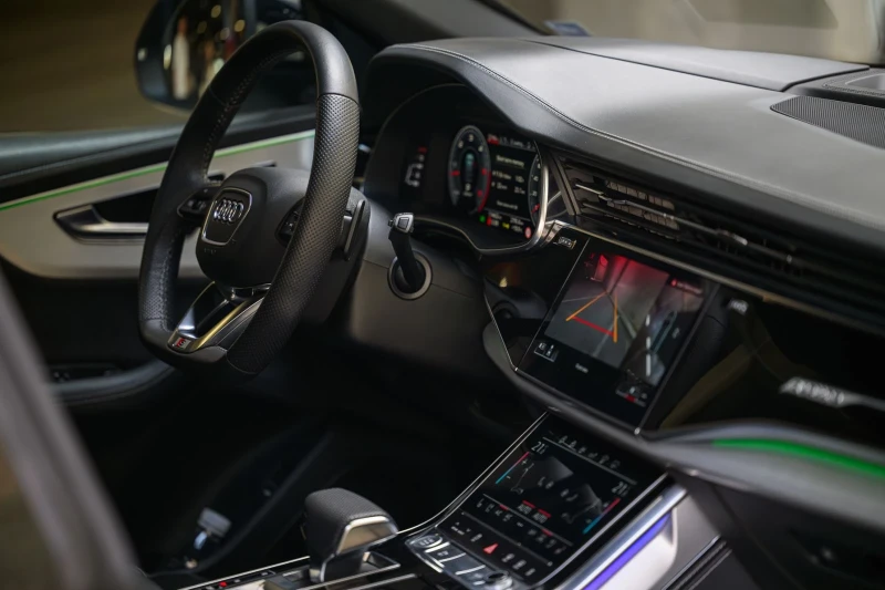 Audi Q8 Всички екстри, снимка 14 - Автомобили и джипове - 52229772