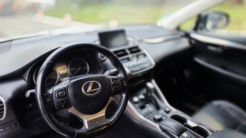 Lexus NX 300h F-Sport  LPG  Carplay/Android Auto, снимка 10 - Автомобили и джипове - 53343129