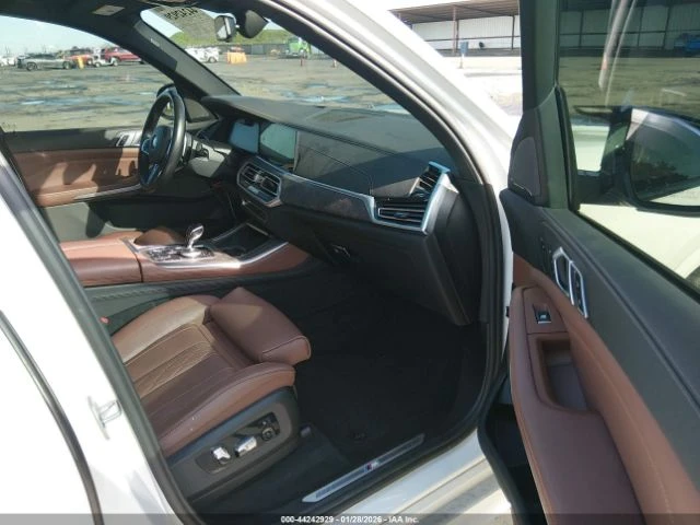 BMW X5 M pack* Head UP* 360CAM* Soft* Laser* Обдух* Sky L, снимка 9 - Автомобили и джипове - 53825125