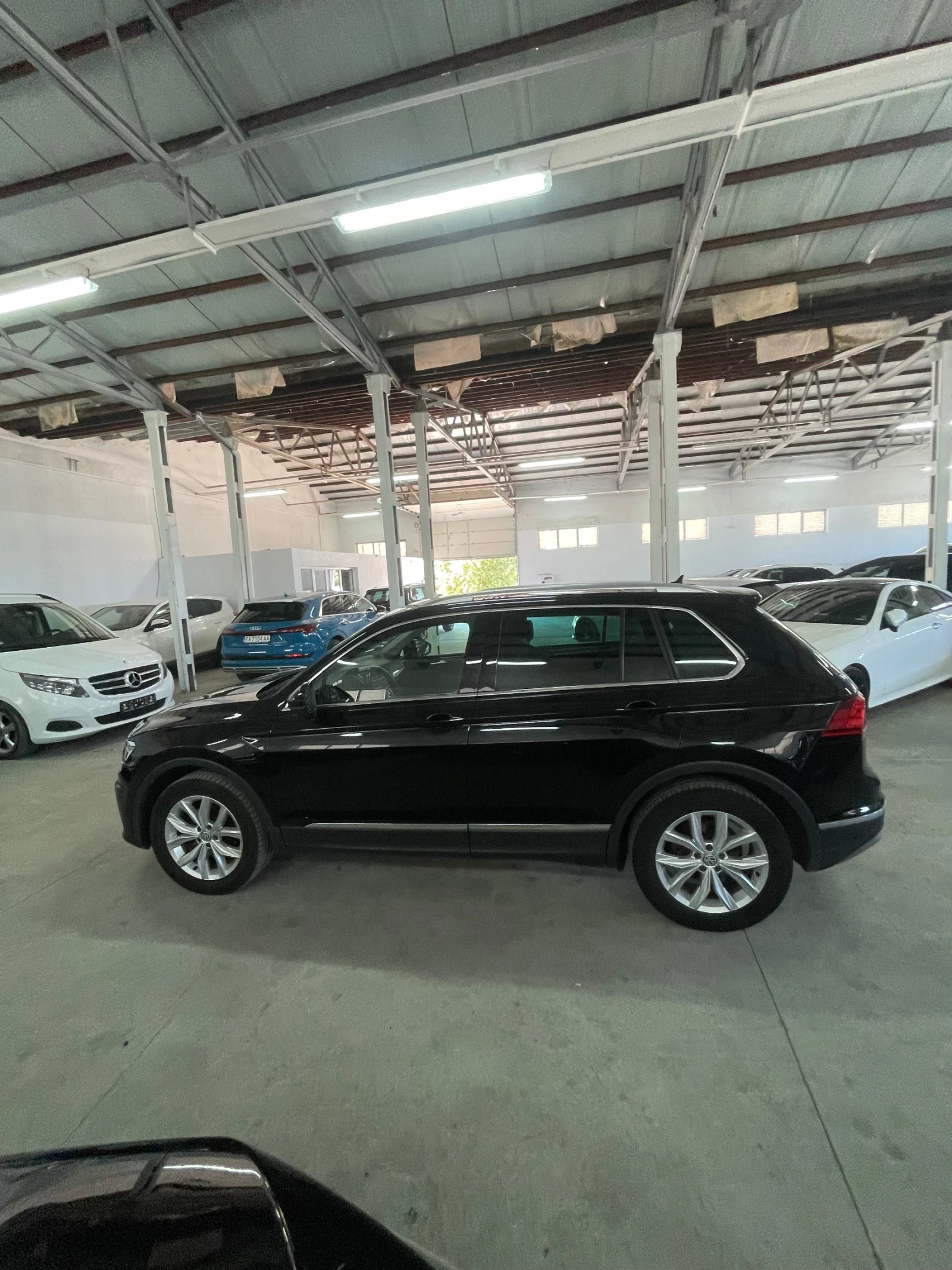 VW Tiguan 2.0Tdi/4motion/Distr/head-up/теглич/ подгрев/Led/! - изображение 8