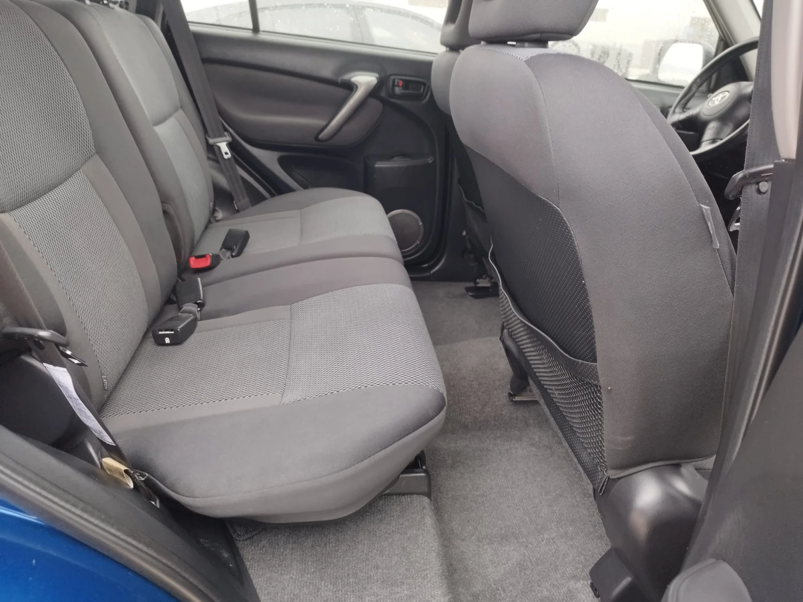 Toyota Rav4 2.2d4d 116kc, снимка 10 - Автомобили и джипове - 53928930