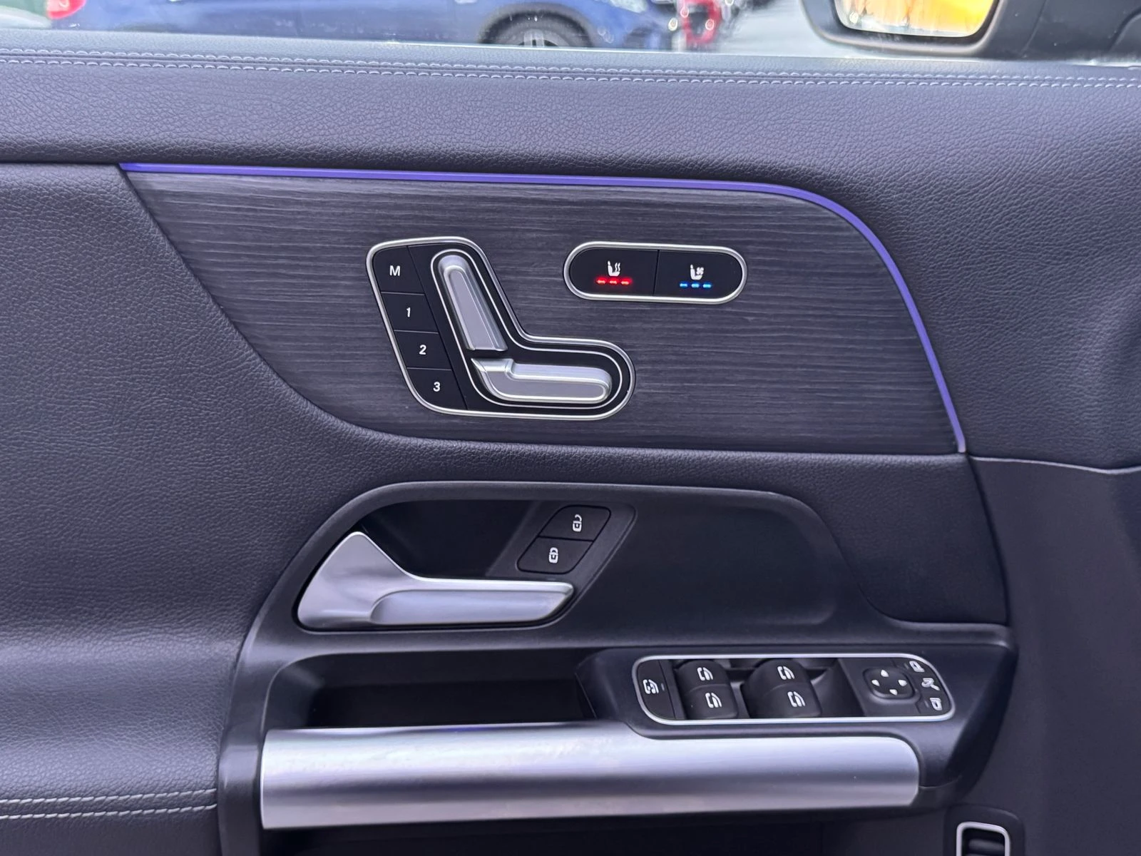 Mercedes-Benz GLA 250AMG Panorama Distr Keyless Head-up Cam360, снимка 9 - Автомобили и джипове - 54062639