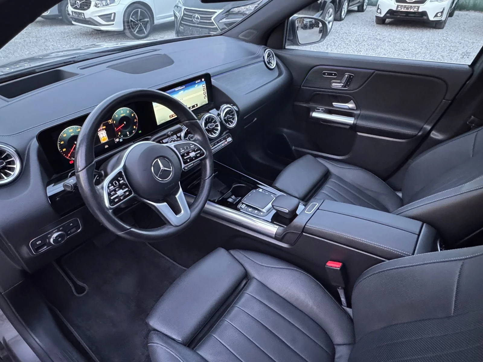 Mercedes-Benz GLA 250AMG Panorama Distr Keyless Head-up Cam360, снимка 5 - Автомобили и джипове - 54062639