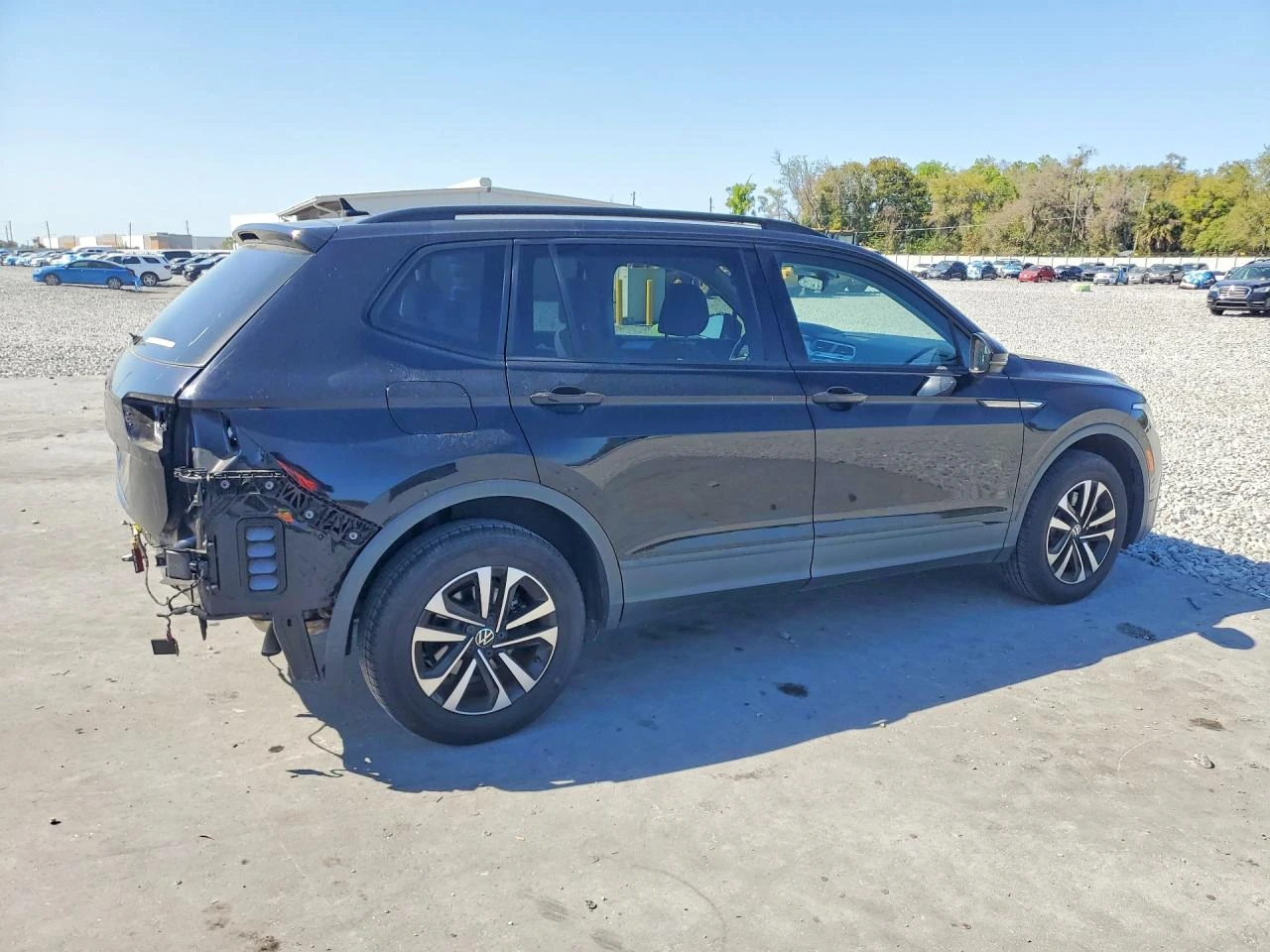VW Tiguan 2.0l Volkswagen S, снимка 3 - Автомобили и джипове - 54120799