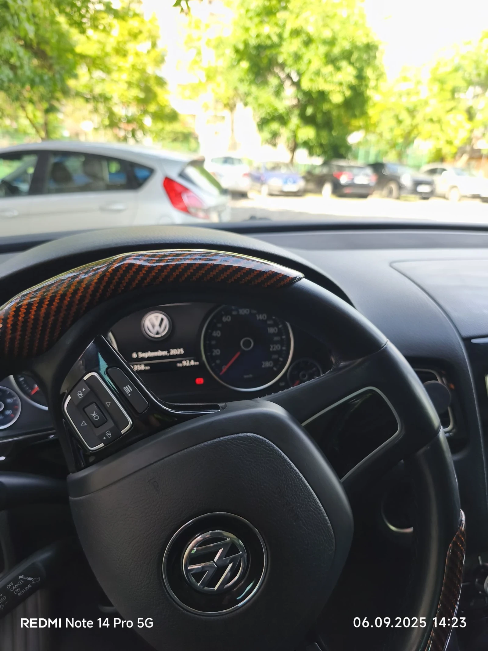 VW Touareg, снимка 9 - Автомобили и джипове - 54221031