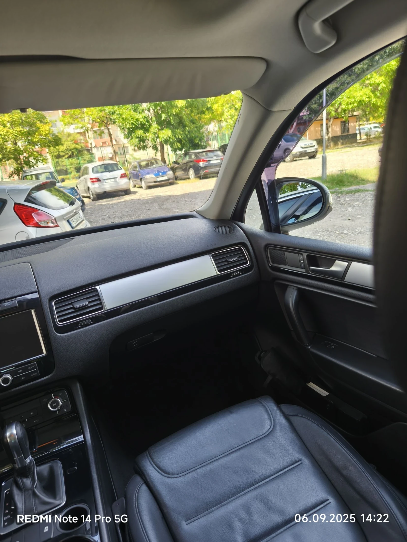 VW Touareg, снимка 15 - Автомобили и джипове - 54221031