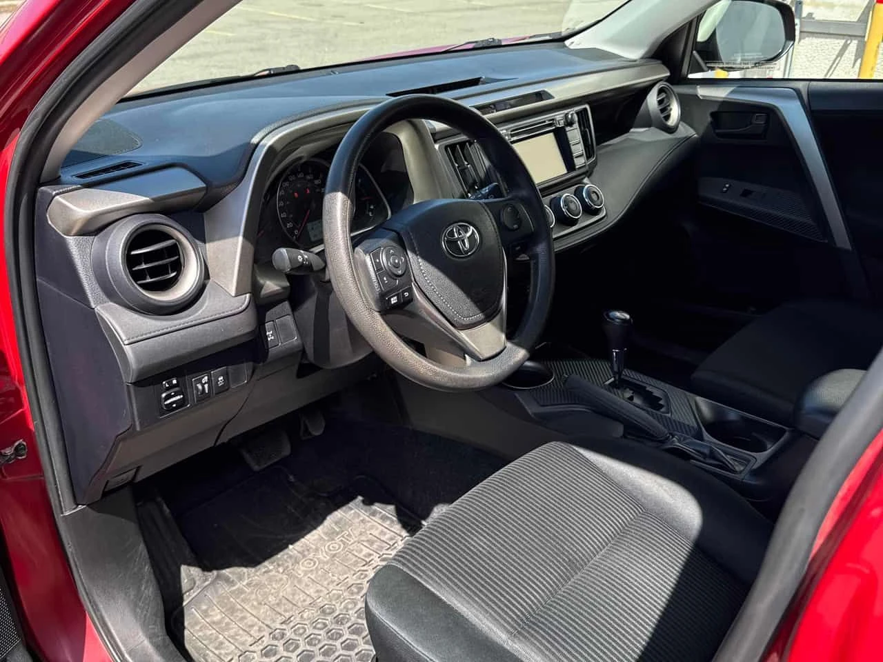 Toyota Rav4 * LE * 2 КЛЮЧА* ПОДГРЕВ* , снимка 5 - Автомобили и джипове - 54331048